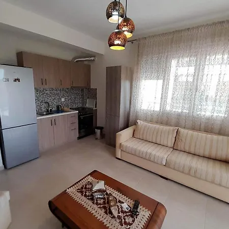 Kb5 - - 1st Floor Apartment *